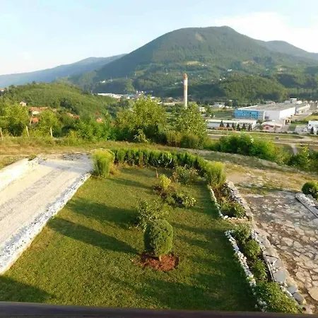 Cheerful House With Outdoor Fireplace 펜션