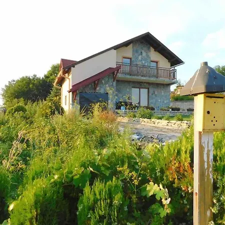 펜션 Cheerful House With Outdoor Fireplace