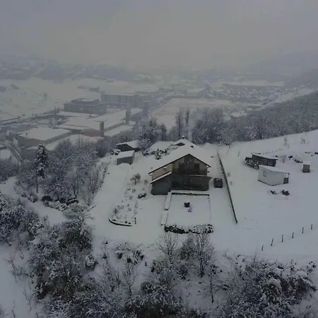 Cheerful House With Outdoor Fireplace 펜션 Osenjace