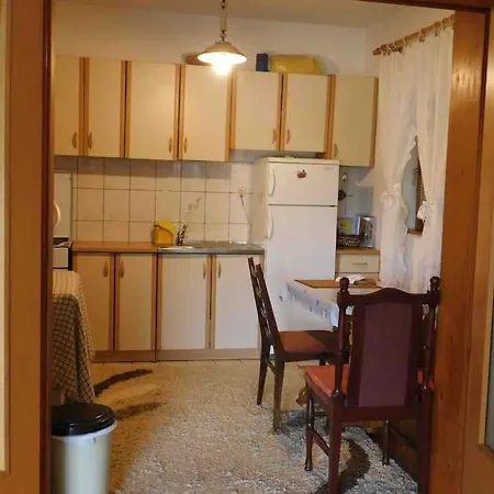 펜션 Cheerful House With Outdoor Fireplace